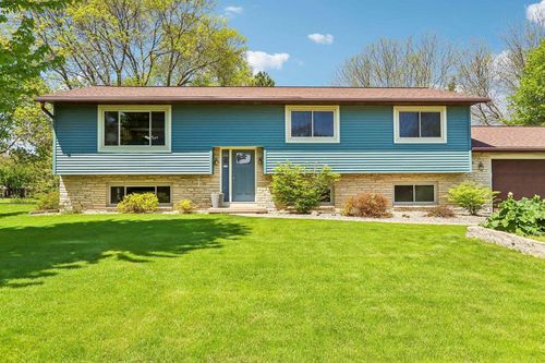 4431 Meadow Wood Circle, WINDSOR, WI, 53532 | Card Image