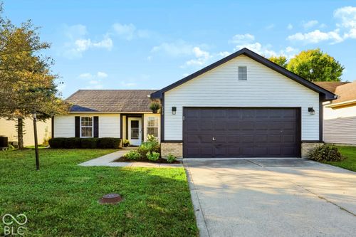 203 E Pine Ridge Dr, Westfield, IN, 46074-8901 | Card Image