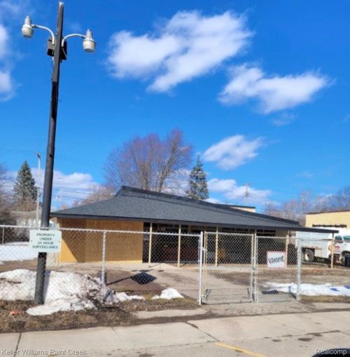26346 W 7 Mile Rd, Redford, MI, 48240-1907 | Card Image