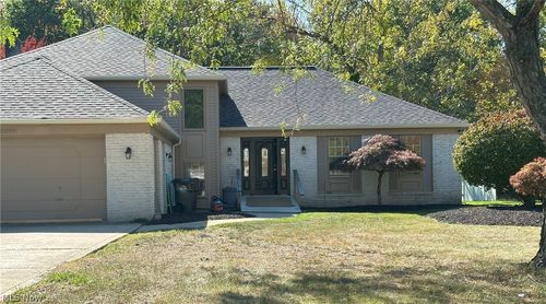 25615 Hidden Acres Dr, Westlake, OH, 44145-4708 | Card Image