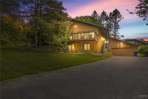 5231 E Foxhill Ln, Camillus, NY, 13031-9725 | Card Image