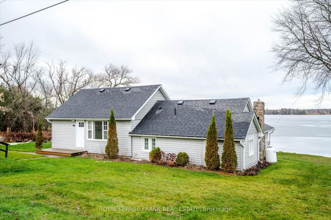 798 Simcoe St, House other with 3 bedrooms, 1 bathrooms and 4 parking in Bridgenorth ON | Image 8