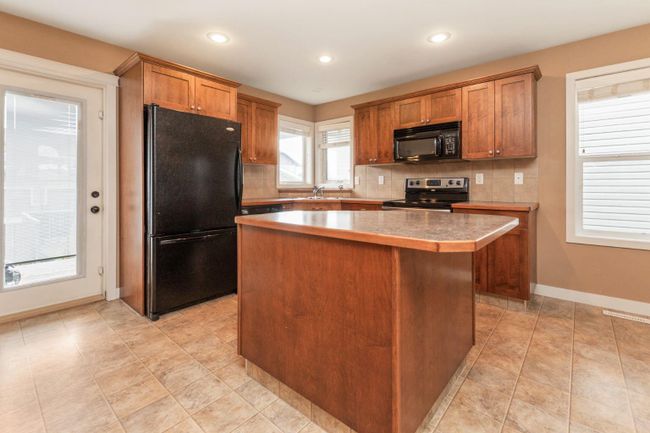 124 Vickers Close, Home with 4 bedrooms, 2 bathrooms and null parking in Red Deer AB | Image 8