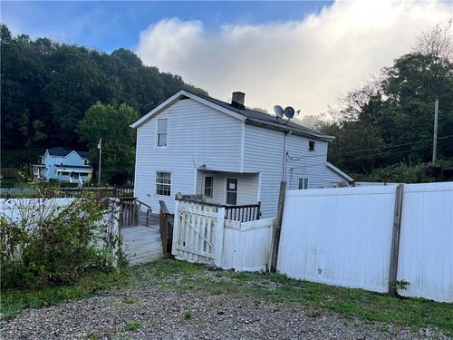 402 N 10th St, Apollo, PA, 15613 | Card Image