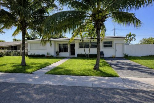 1140 Ne 196th Ter, Miami, FL, 33179-3571 | Card Image