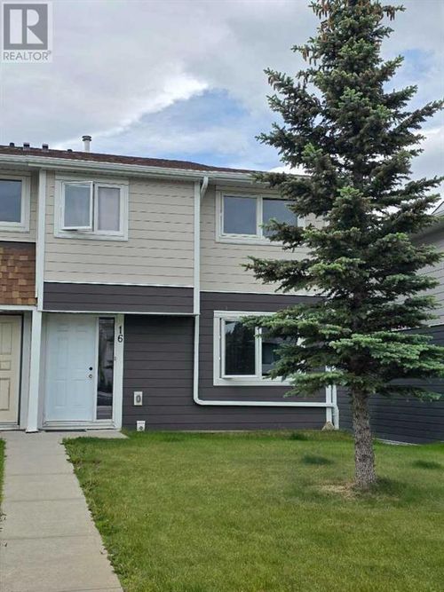 16 97 Ave, Grande Cache, AB, T0E0Y0 | Card Image