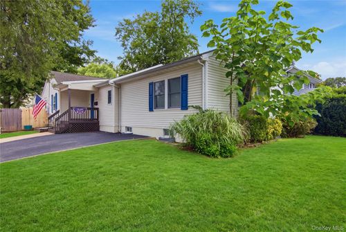 301 Laurel Rd, Northport, NY, 11768-3137 | Card Image