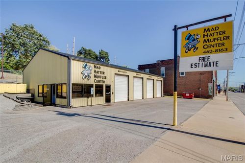 808 E Broadway, Alton, IL, 62002-6403 | Card Image