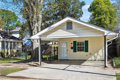 122 Avenue A, Metairie, LA, 70005-4102 | Card Image