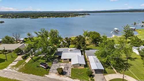 704 Golden Beach Dr, Buchanan Dam, TX, 78609-4291 | Card Image