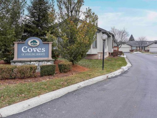 33882 Lakewood Dr, Sterling Heights, MI, 48312-6495 | Card Image