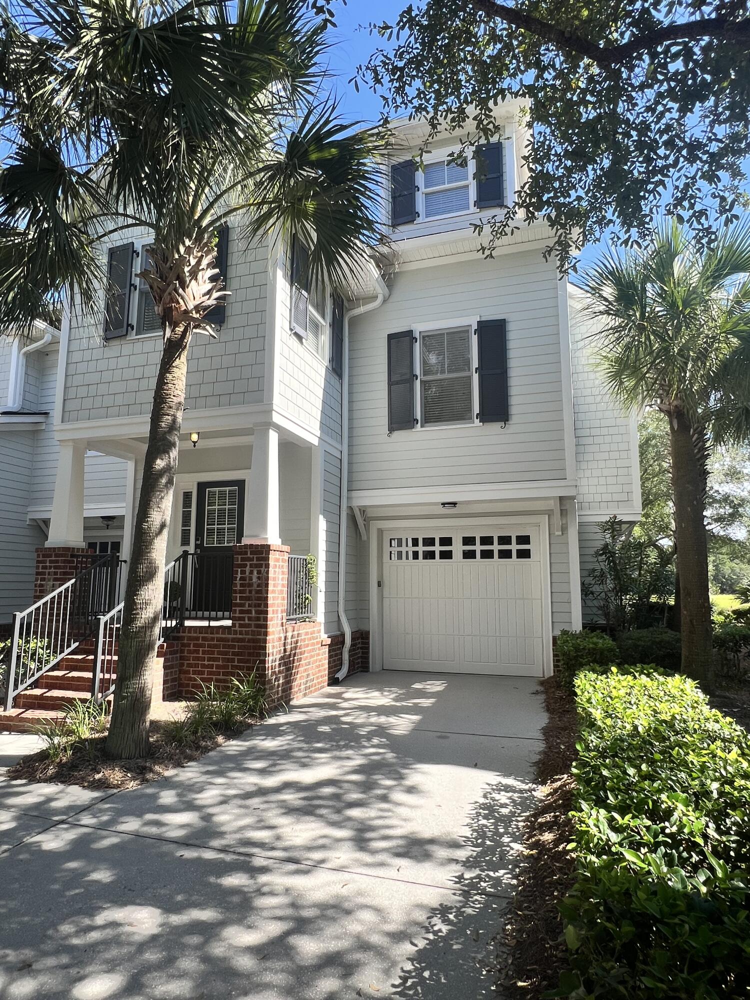 Pierce St, Daniel Island, SC 29492