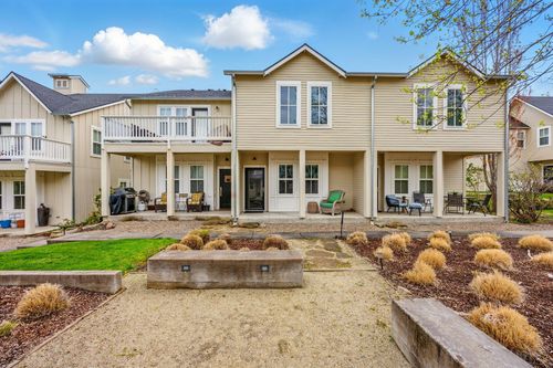 apt-213-515 G St, Jacksonville, OR, 97530-9285 | Card Image