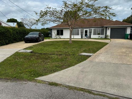 1691 Se Goucho Ave, Port St Lucie, FL, 34952-4943 | Card Image