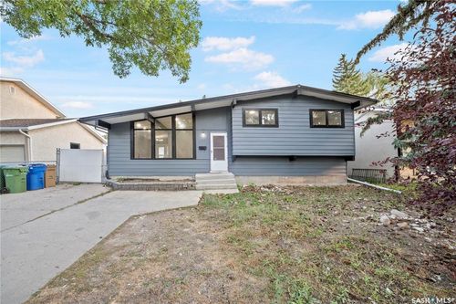 2225 E Bedford Ave, Regina, SK, S4N0H1 | Card Image