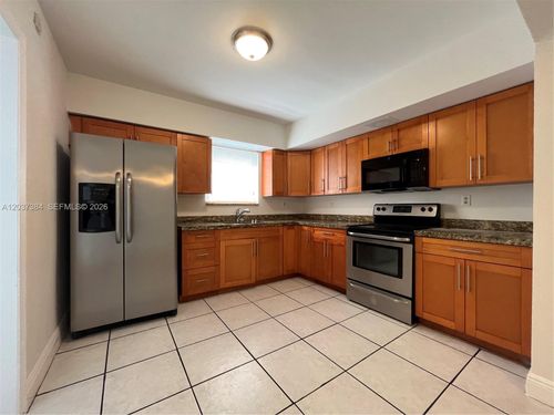 240 Nw 48th Ct, Oakland Park, FL, 33309-4075 | Card Image