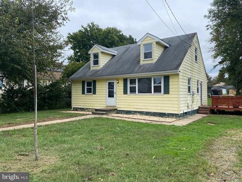 4 Riviera Dr, PENNSVILLE, NJ, 08070-2430 | Card Image