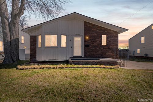 29010 Taylor St, Saint Clair Shores, MI, 48081-3050 | Card Image