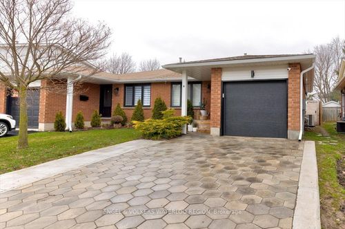 b-605 Pinerow Cres, Waterloo, ON, N2T2K6 | Card Image