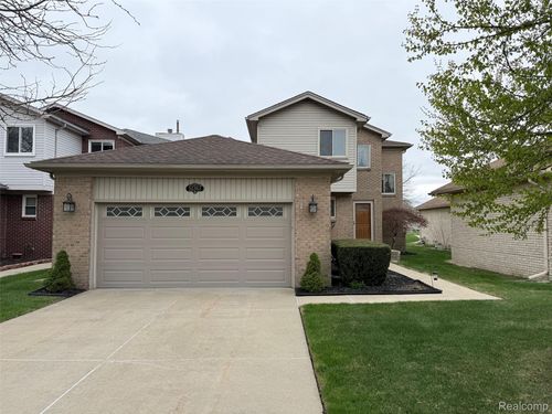 51367 D W Seaton Dr, Chesterfield, MI, 48047-4529 | Card Image