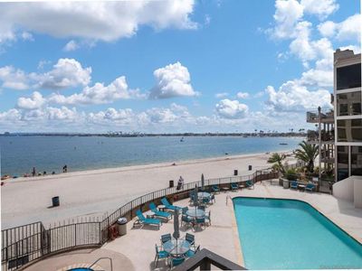 208 - Pacific Beach Drive, Condo with 2 bedrooms, 2 bathrooms and 2 parking in Pacific Beach (San Diego) CA | Image 1