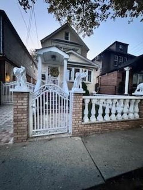 13220 114th St, South Ozone Park, NY, 11420-2333 | Card Image