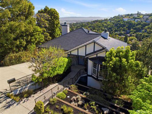 179 Bay View Dr, San Carlos, CA, 94070-1672 | Card Image