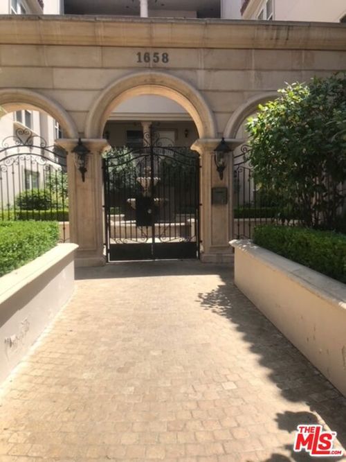 apt-203-1658 Camden Ave, LOS ANGELES, CA, 90025-7550 | Card Image