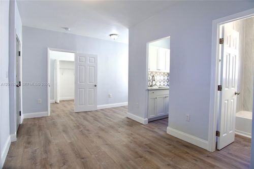17-1142 Sw 4th St, Miami, FL, 33130-2042 | Card Image