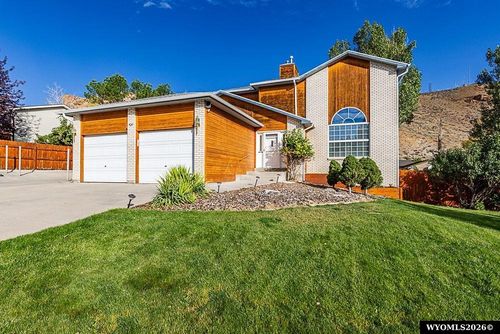 420 Faith Dr, Green River, WY, 82935-5050 | Card Image