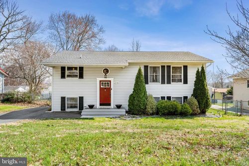 216 Courtney Dr, ELKTON, MD, 21921-6211 | Card Image