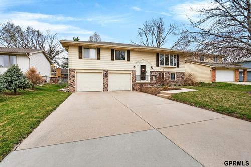 11748 Meredith Ave, Omaha, NE, 68164-2226 | Card Image