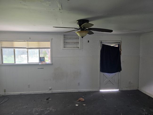 128 Hickory St, House other with 4 bedrooms, 3 bathrooms and null parking in Pittsburg TX | Image 14