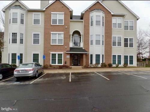 a302-4138 Fountainside Ln, FAIRFAX, VA, 22030-7437 | Card Image