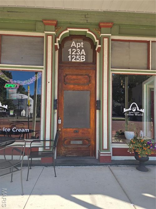 a-125 W Saint Louis St, Lebanon, IL, 62254-1514 | Card Image