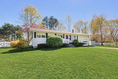 11 Regal St, Holliston, MA, 01746-1808 | Card Image