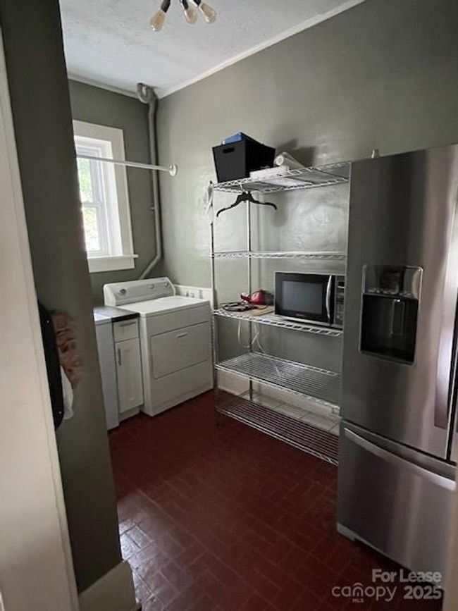 Laundry room/refrigerator | Image 6