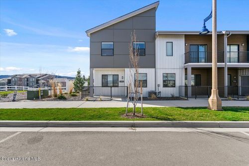 1090 E 4th Ave, Post Falls, ID, 83854-4042 | Card Image