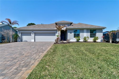 373 Periwinkle Dr, SEBASTIAN, FL, 32958-6617 | Card Image