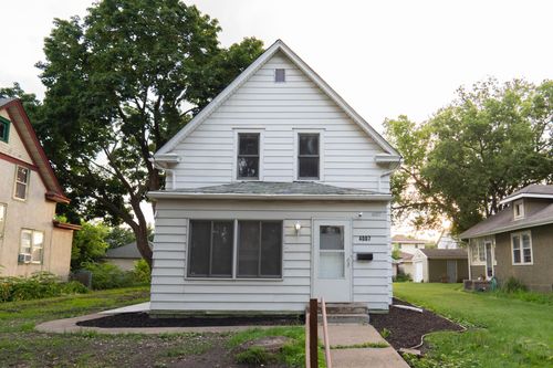 4007 Girard Ave N, Minneapolis, MN, 55412-1601 | Card Image