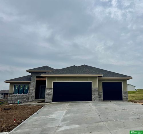 10023 Prospect St, Papillion, NE, 68046-7063 | Card Image