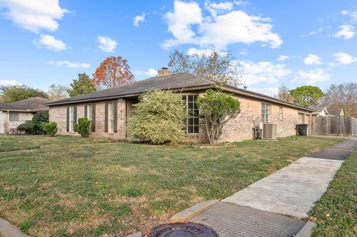 9302 Claridge Dr, Houston, TX, 77031-1717 | Card Image