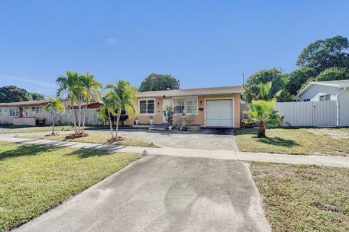 640 Ne 24th St, Pompano Beach, FL, 33064-6402 | Card Image