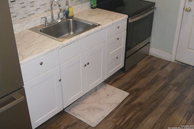 1125 Clear Lake Loop, House other with 1 bedrooms, 1 bathrooms and null parking in Poteet TX | Image 4