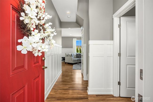 Entry to the foyer | Image 4