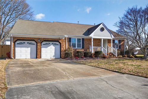 2000 Mozart Circle, Virginia Beach, VA, 23454 | Card Image