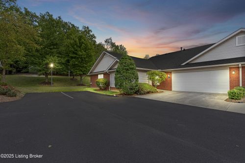 9223 Hawthorne Pointe Dr, Louisville, KY, 40272-2570 | Card Image