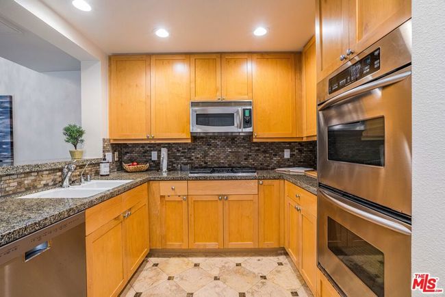APT-335 - 5625 Crescent Park W, Condo with 2 bedrooms, 3 bathrooms and 2 parking in Playa Vista CA | Image 6