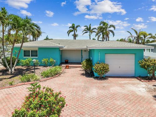 10246 Tarpon Dr, TREASURE ISLAND, FL, 33706-3125 | Card Image