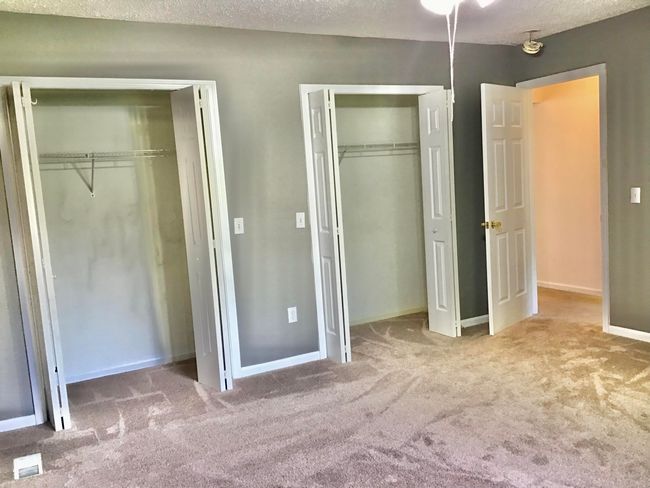 1077 Wedgewood Dr, Condo with 2 bedrooms, 3 bathrooms and null parking in Plainwell MI | Image 13